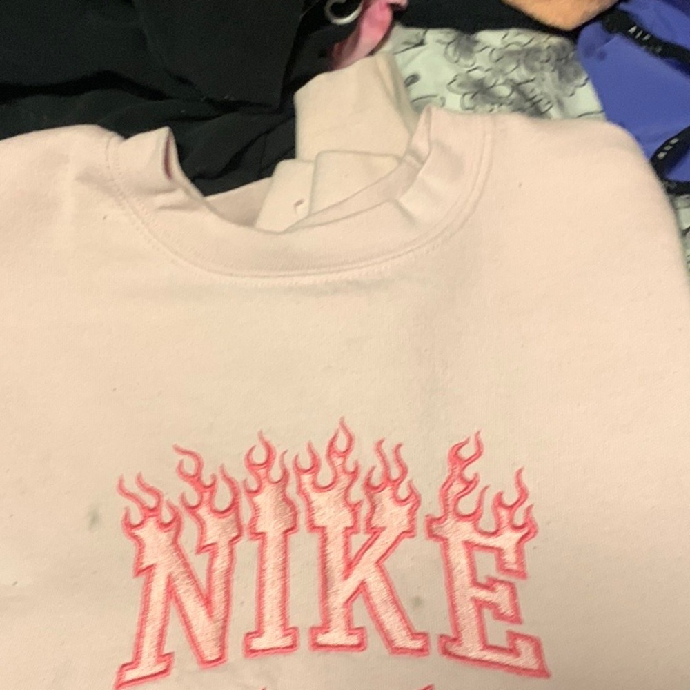 nike sweatshirt